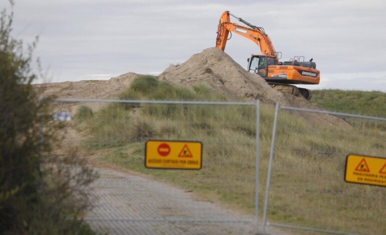 Arranca la «Operación Arena»: así está yendo el espectacular traslado de arena hacía Salinas y El Espartal