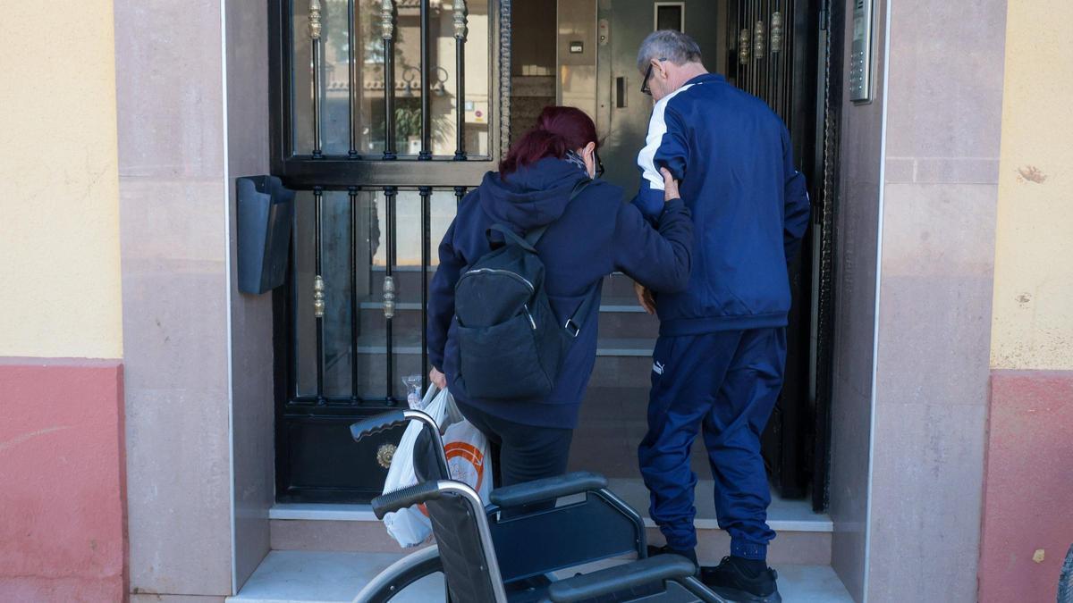 La gente mayor necesita bajar a la calle a socializar