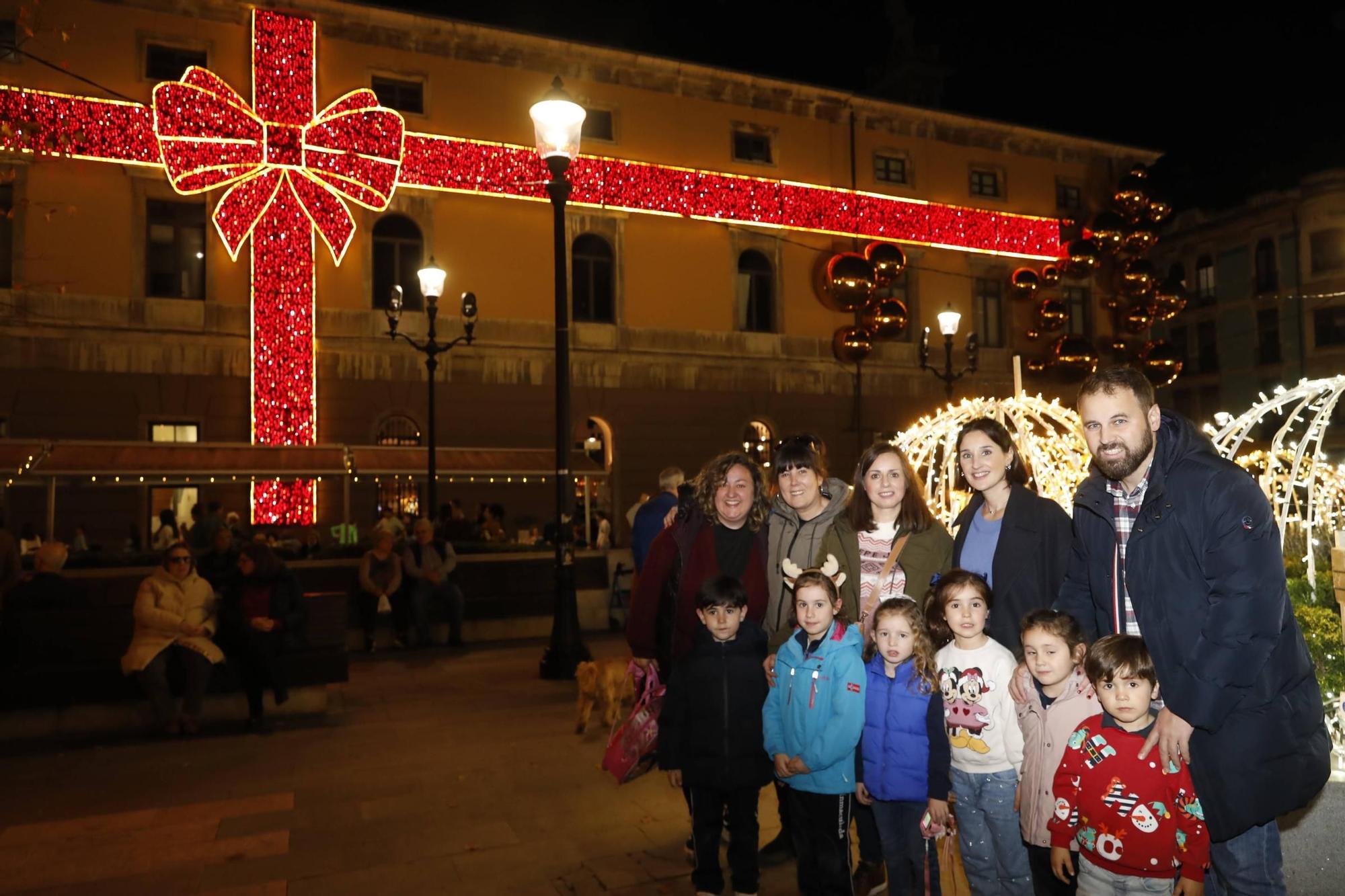 Así fue el encendido del alumbrado navideño de Gijón