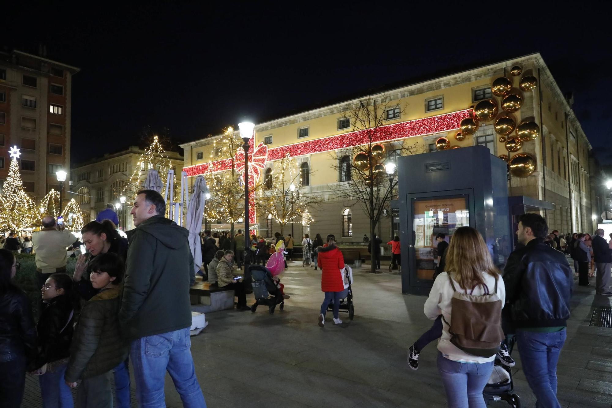 Así fue el encendido del alumbrado navideño de Gijón