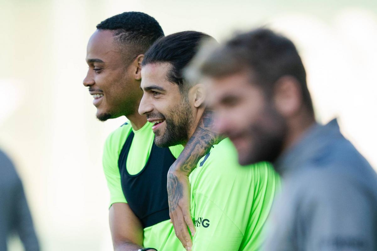 Betis: El último entrenamiento antes de viajar a Valencia, sin Fornals