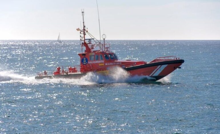 Buscan a un hombre desaparecido en Vélez-Málaga cuando pescaba