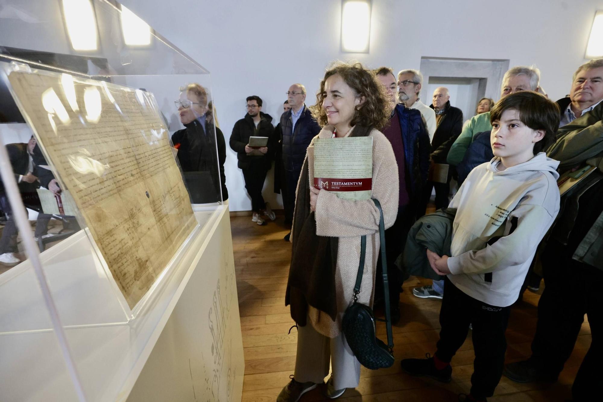 Exposición del documento fundacional del monasterio de San Salvador de Cornellana