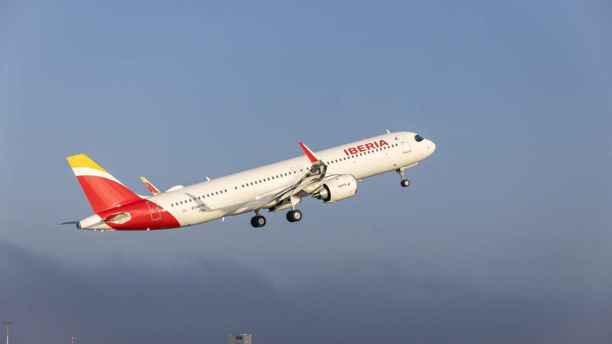 Así es el nuevo avión de pasillo único que estrena Iberia a nivel mundial y conectará Madrid con Boston y Washington