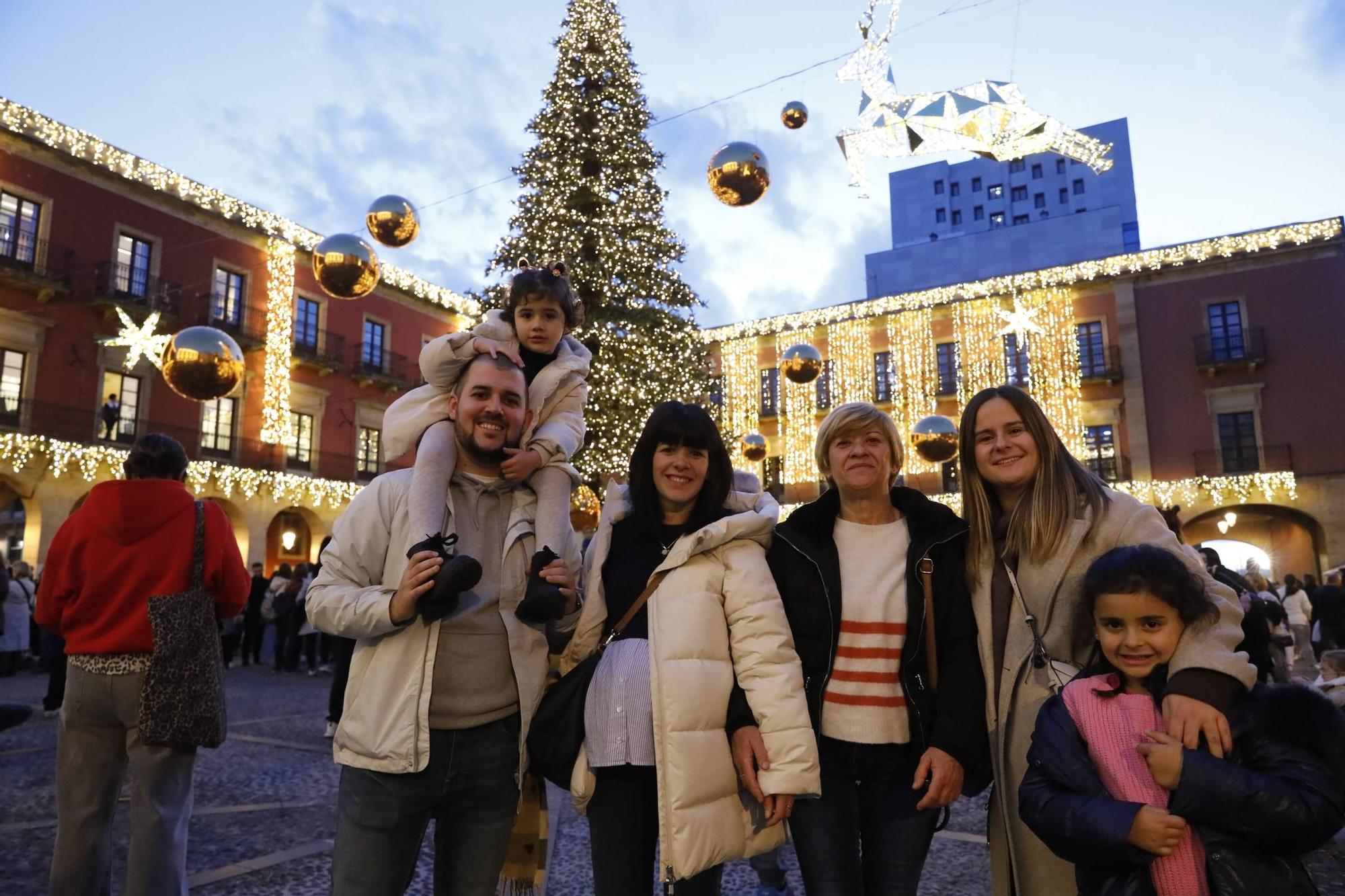 Así fue el encendido del alumbrado navideño de Gijón