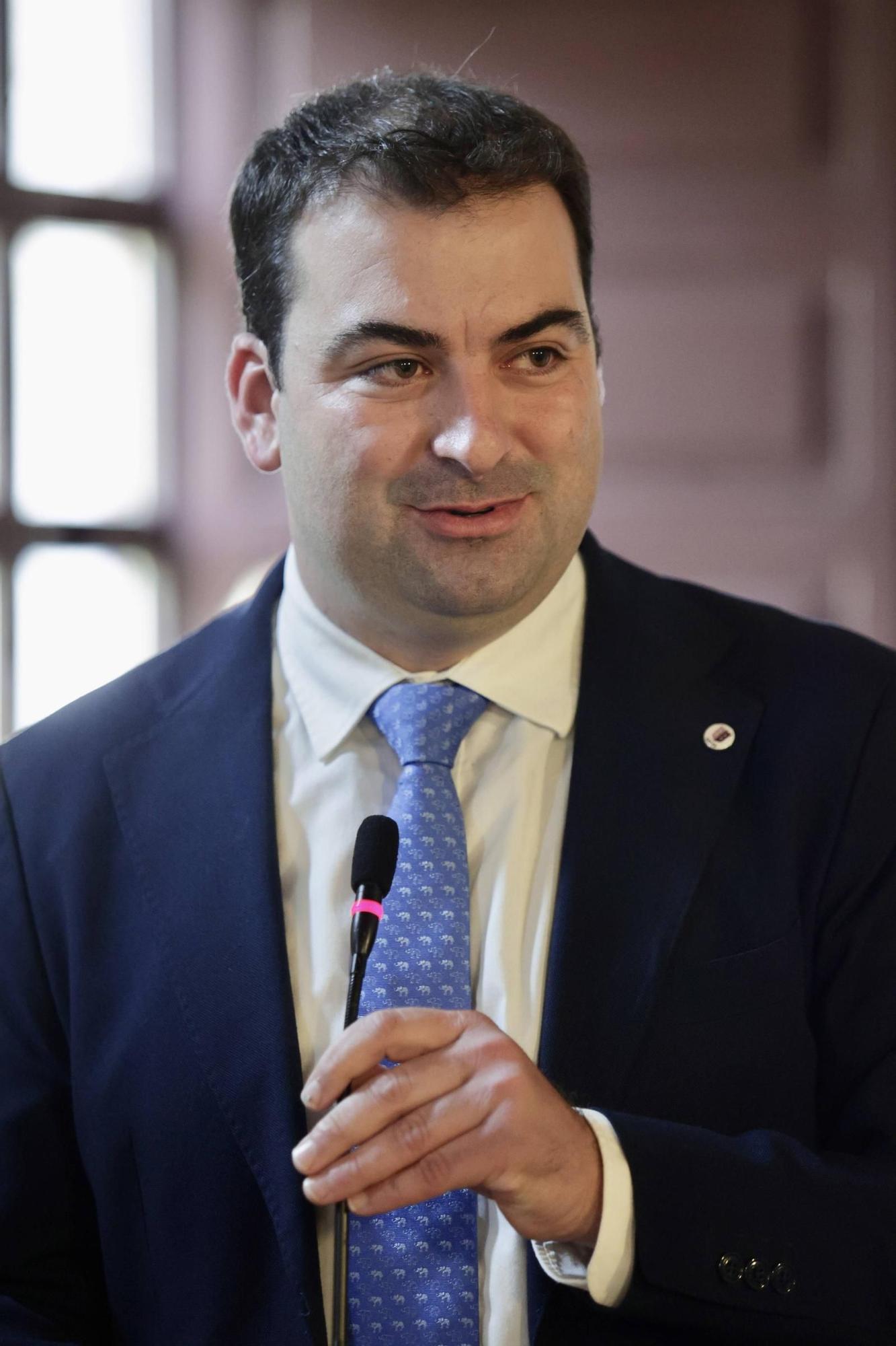 Exposición del documento fundacional del monasterio de San Salvador de Cornellana