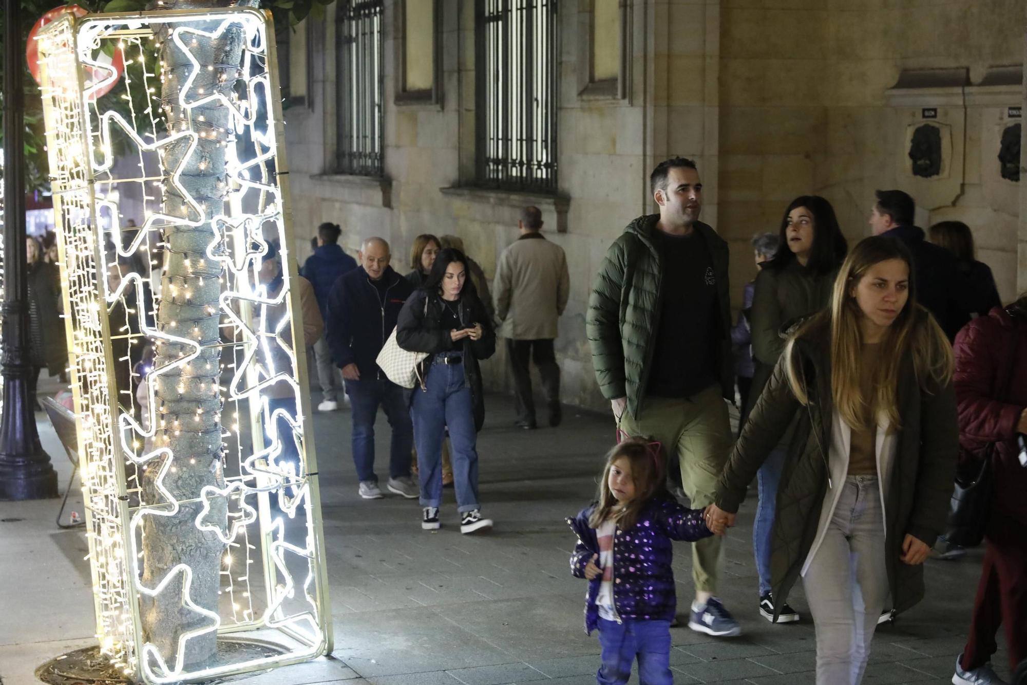 Así fue el encendido del alumbrado navideño de Gijón