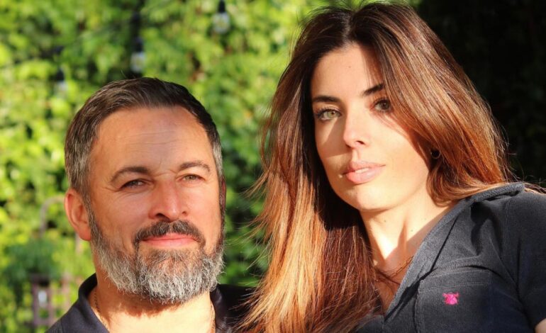 Imágenes del día: Lidia Bedman abre el álbum de su última semana y muestra un inusual posado con su marido, Santiago Abascal, en el gimnasio