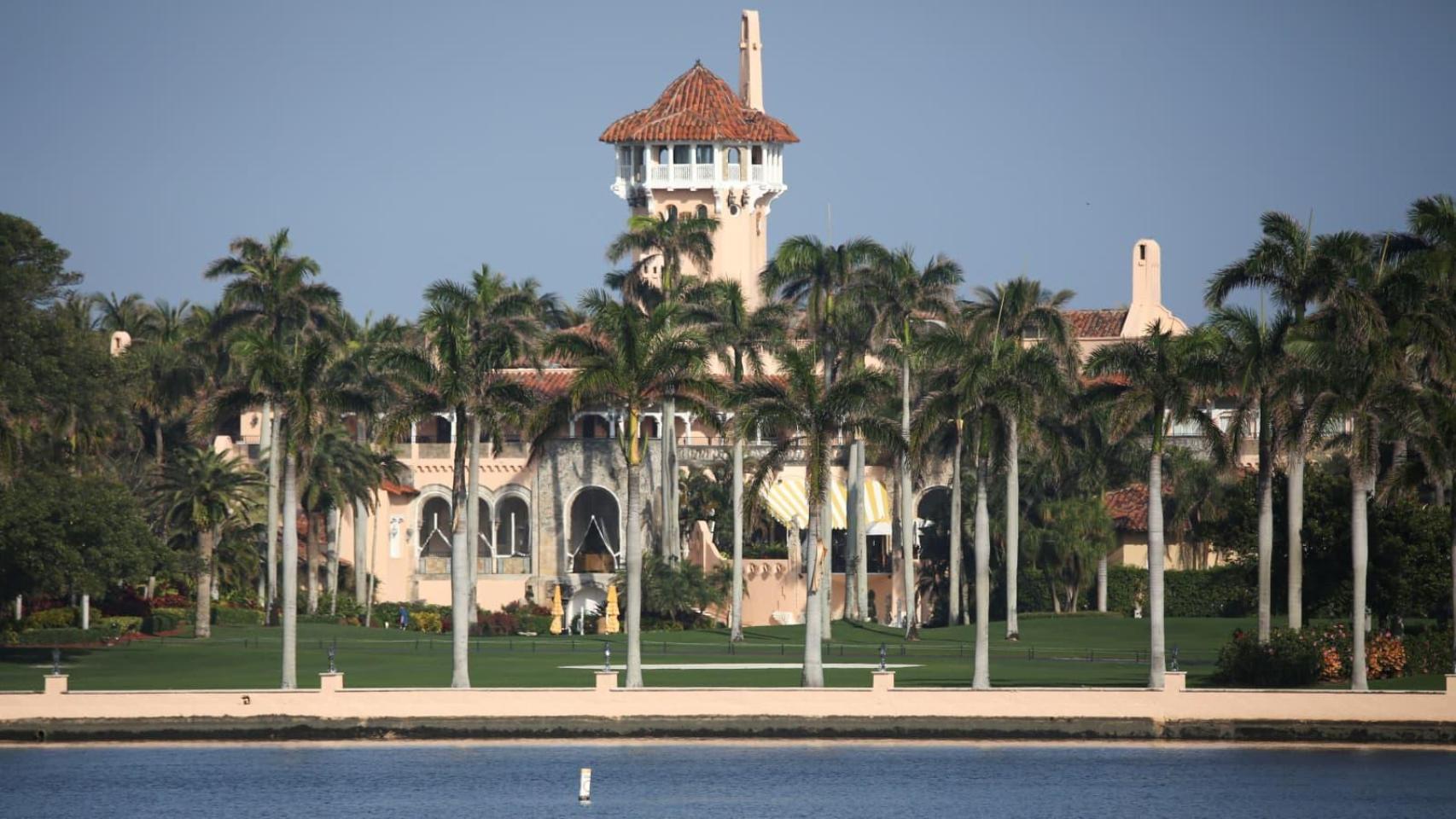 Detenido un hombre en Florida tras robar un automóvil y conducir hasta Mar-a-Lago para hablar con Donald Trump