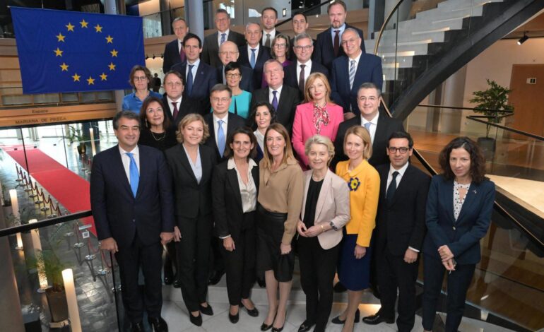 El nuevo equipo de Von der Leyen ‘sobrevive’ con el apoyo más bajo de la historia de la UE y muchas turbulencias a la vista