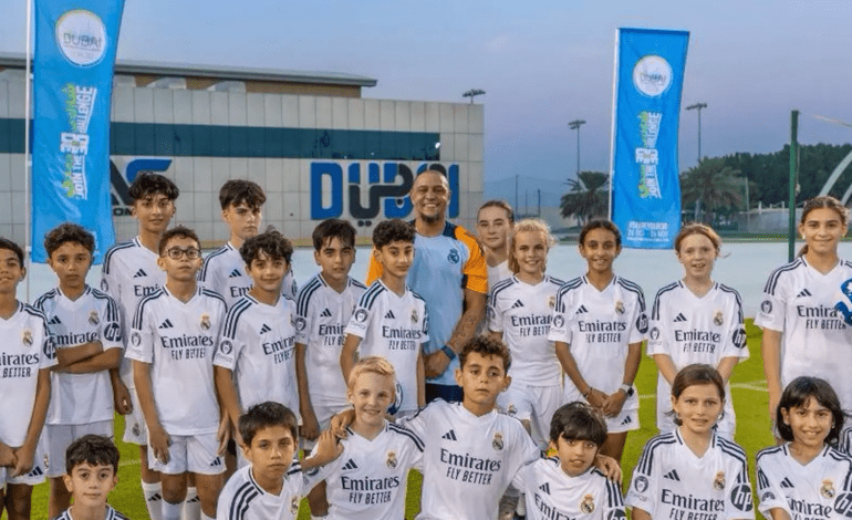 Roberto Carlos, leyenda del Real Madrid, sorprende a los aficionados en el marco de la Dubái Fitness Challenge