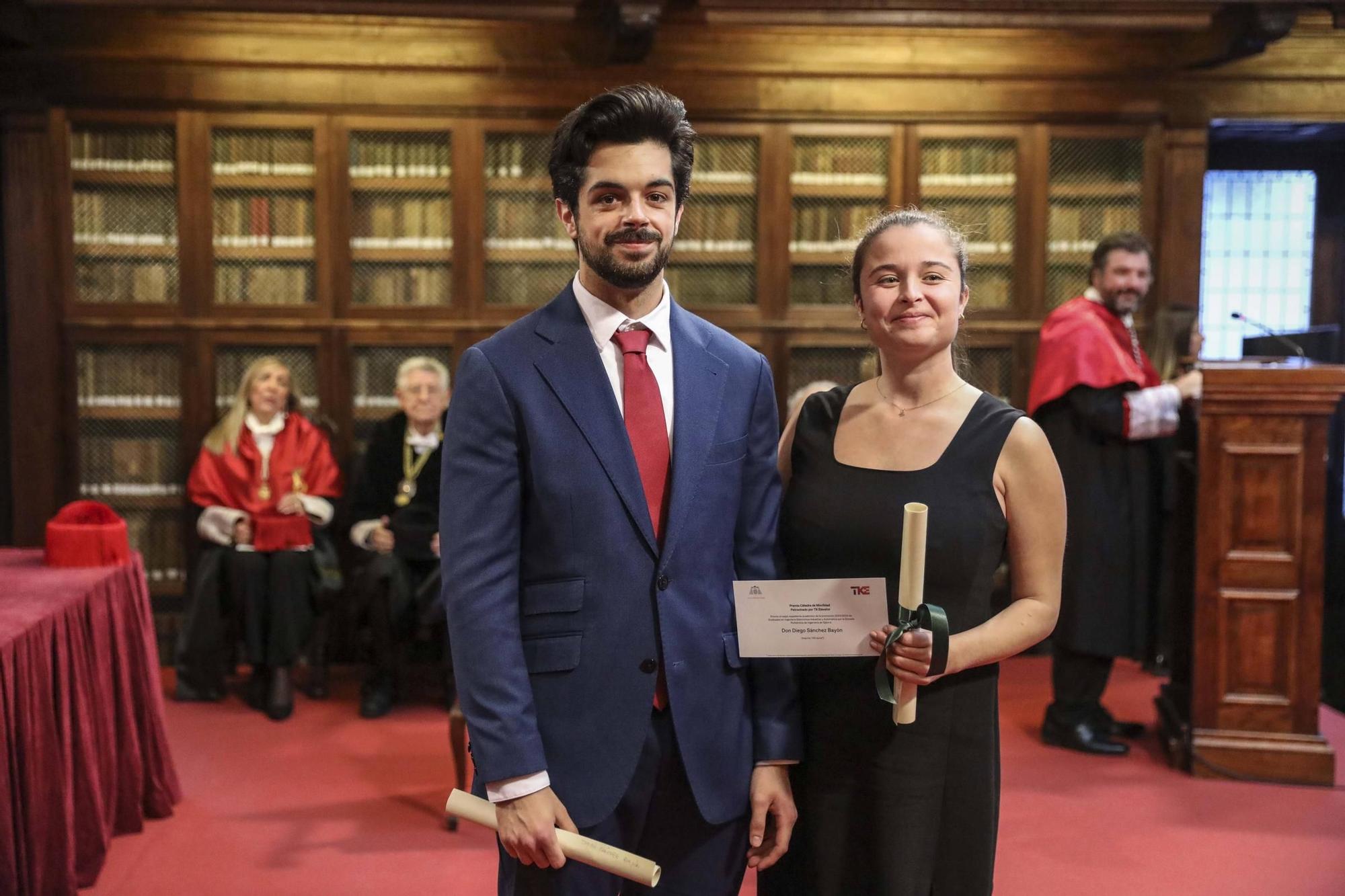 En imágenes: Así fue la entrega de premios a los mejores expedientes de la Universidad de Oviedo 2024