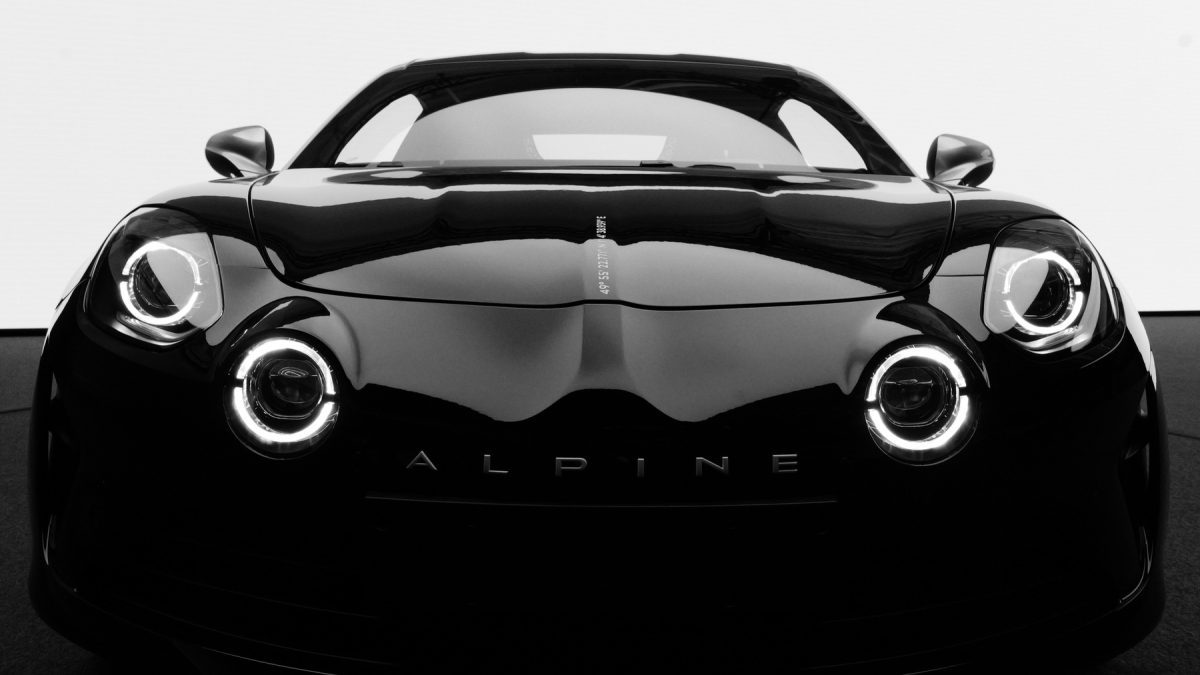 Alpine A 110 Monochromatic, el deportivo ahora en blanco y negro