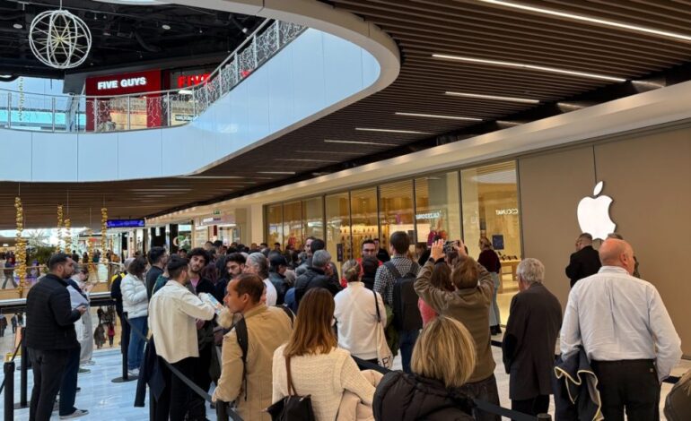 Apple abre una nueva tienda en el Centro Comercial La Vaguada de Madrid