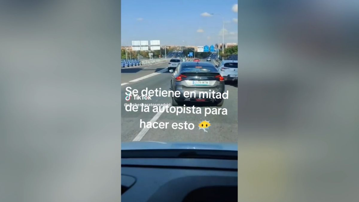 Veinte segundos de incertidumbre: un conductor se para en mitad de la autopista en Madrid y nadie sabe la razón