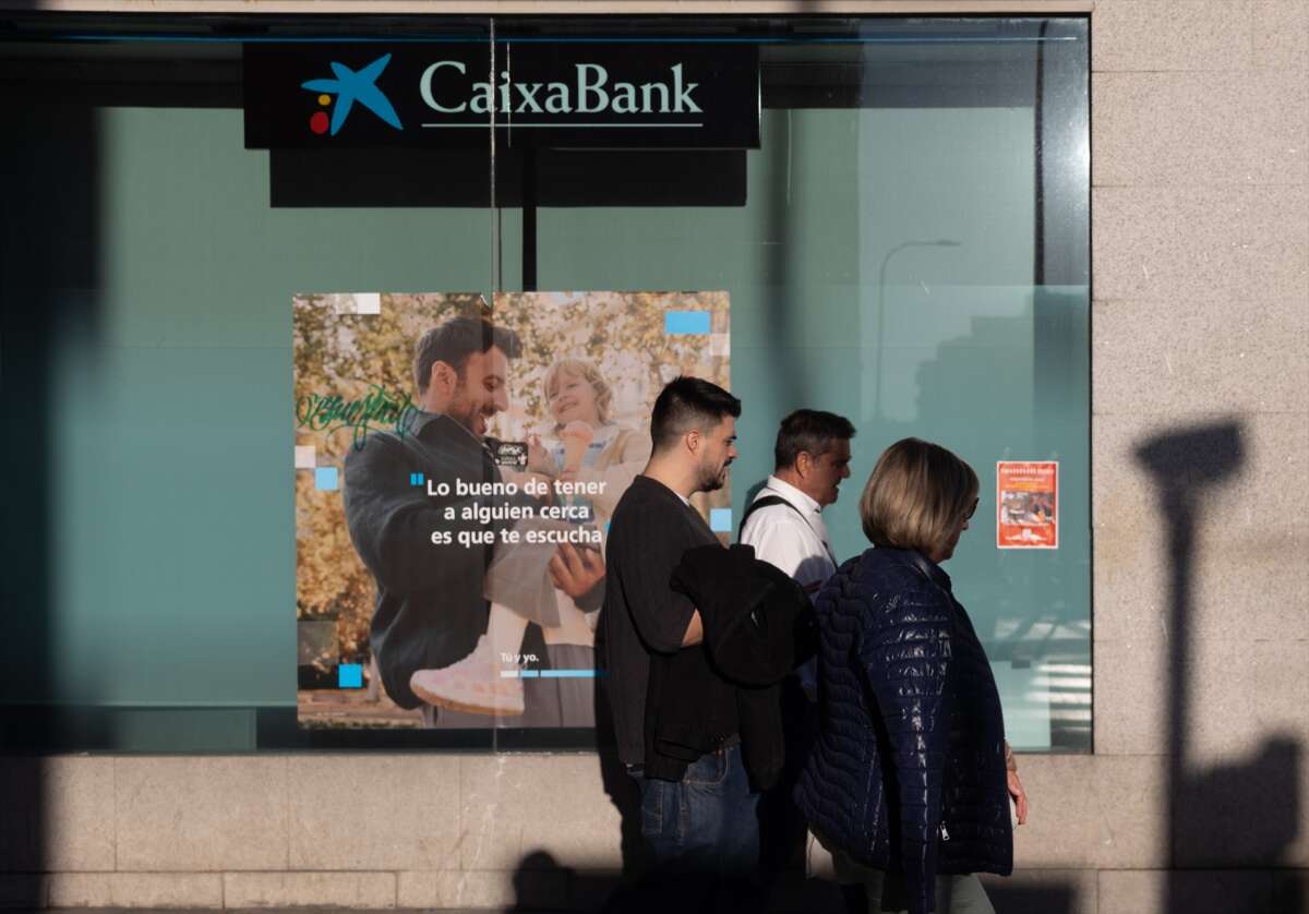 Con más de 11.000 cajeros automáticos en toda España, CaixaBank facilita el acceso al dinero de forma rápida y sencilla. Foto: Eduardo Parra / Europa Press