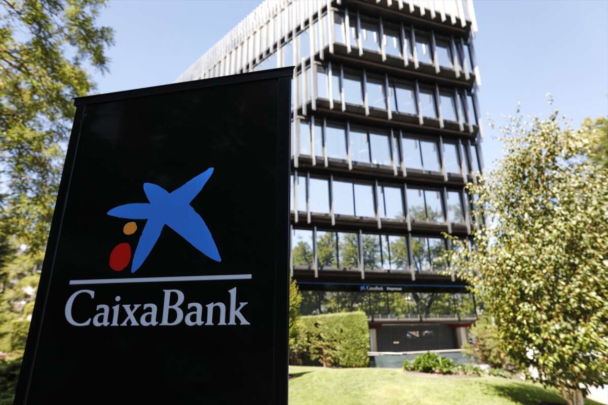 Caixabank ofrece en su web toda la información necesaria para entender las cuentas bancarias compartidas. Foto: Jesús Hellín / Europa Press