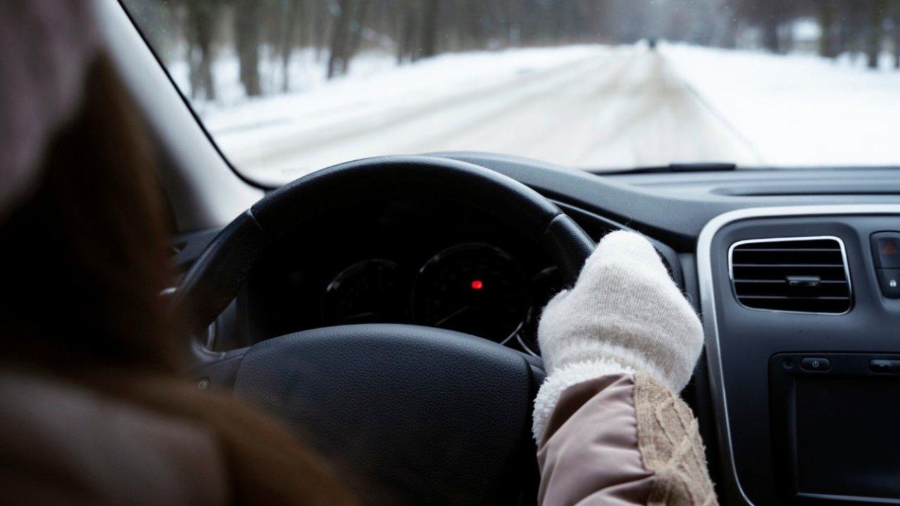 Las recomendaciones de la DGT para que tu coche no sufra al arrancarlo este próximo invierno