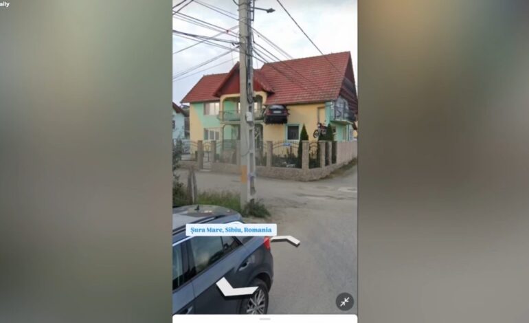 La sorpresa que cualquiera se puede encontrar en Google Maps: esta casa tiene incrustado un coche en la fachada