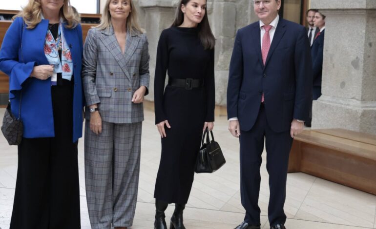 Las nuevas botas de tacón bajo que la reina Letizia