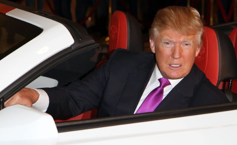 Donald Trump quiere acabar con las ayudas a la compra de coches eléctricos