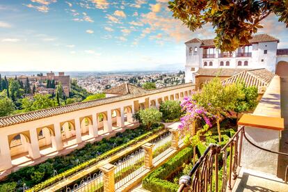 El Generalife, construido entre los siglos XII y XIV, era el palacio utilizado por los reyes musulmanes como lugar de descanso.