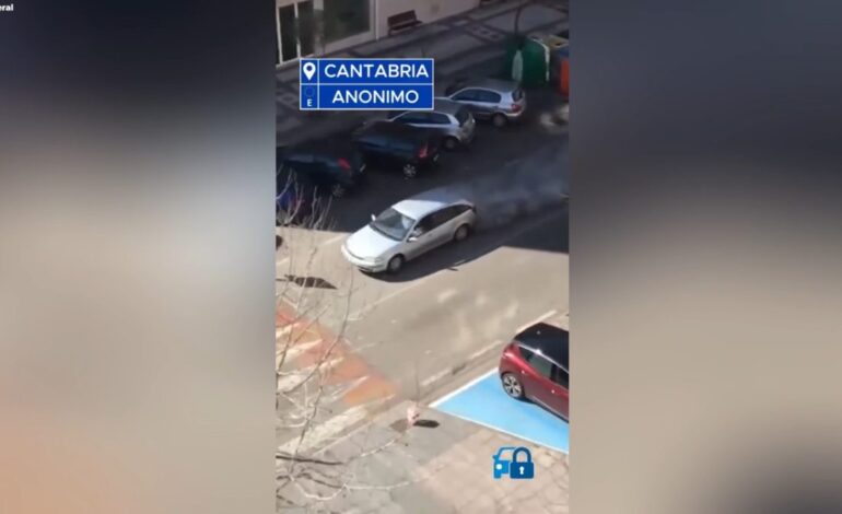 Un coche siembra el caos en Cantabria por circular expulsando una increíble humareda