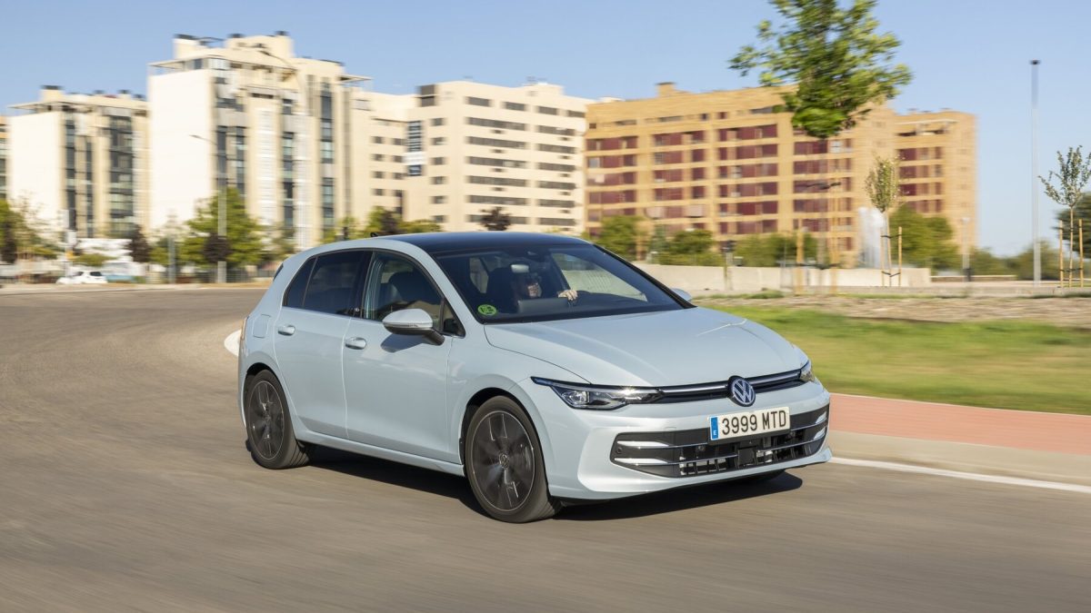 Volkswagen Golf eTSI 115: el rey del equilibrio