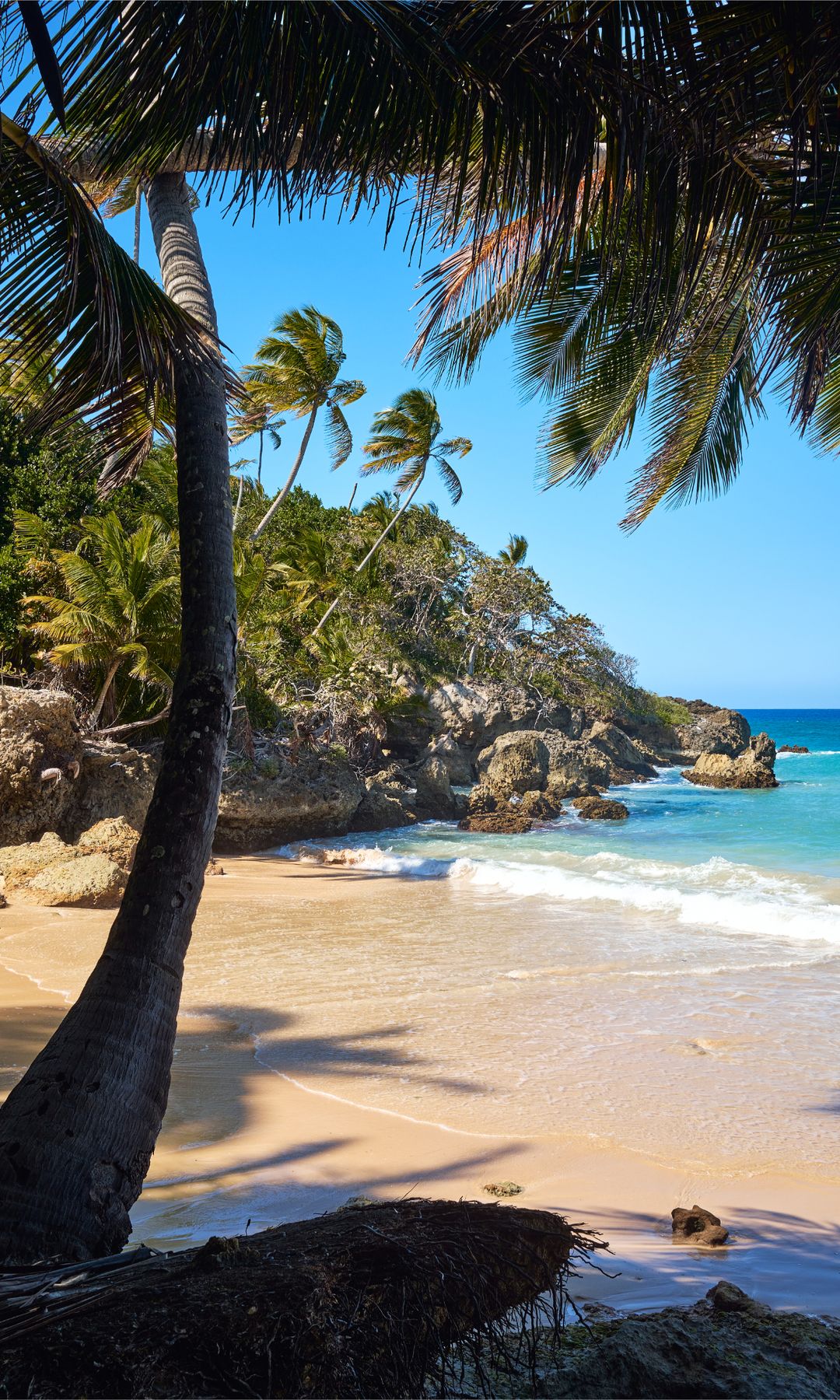 Hermosa Playa Río San Juan, una de las playas más espectaculares del Caribe dominicano