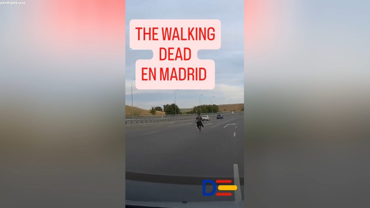 “The Walking Dead en Madrid”: la insólita imagen de un hombre caminando en plena autopista