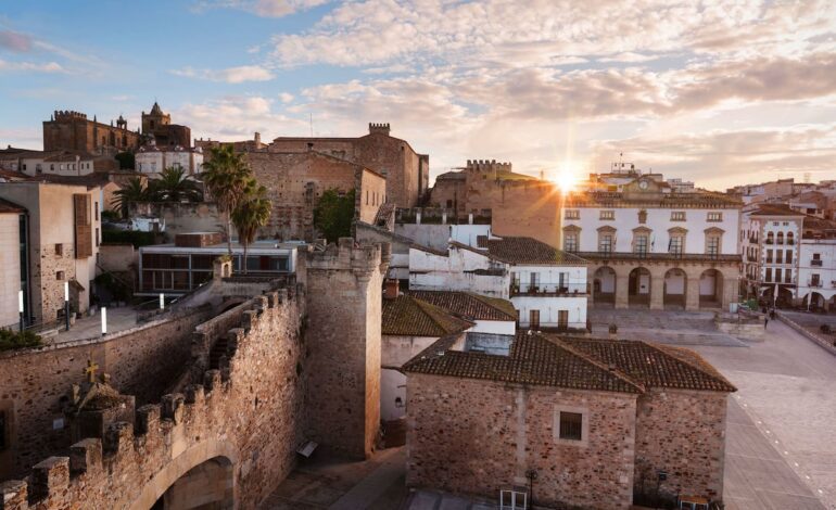 24 horas en Cáceres: qué ver y visitar en la ciudad monumental | El Viajero