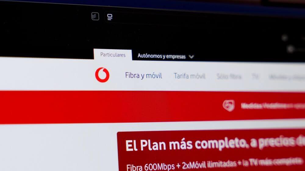 Captura de pantalla de la web de Vodafone con indicadores de fibra y móvil