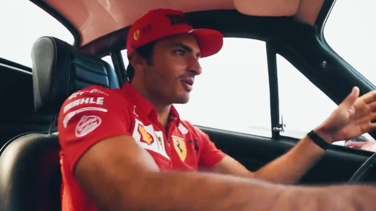 Carlos Sainz prueba el Ferrari que nadie podrá comprarse por muy rico que sea