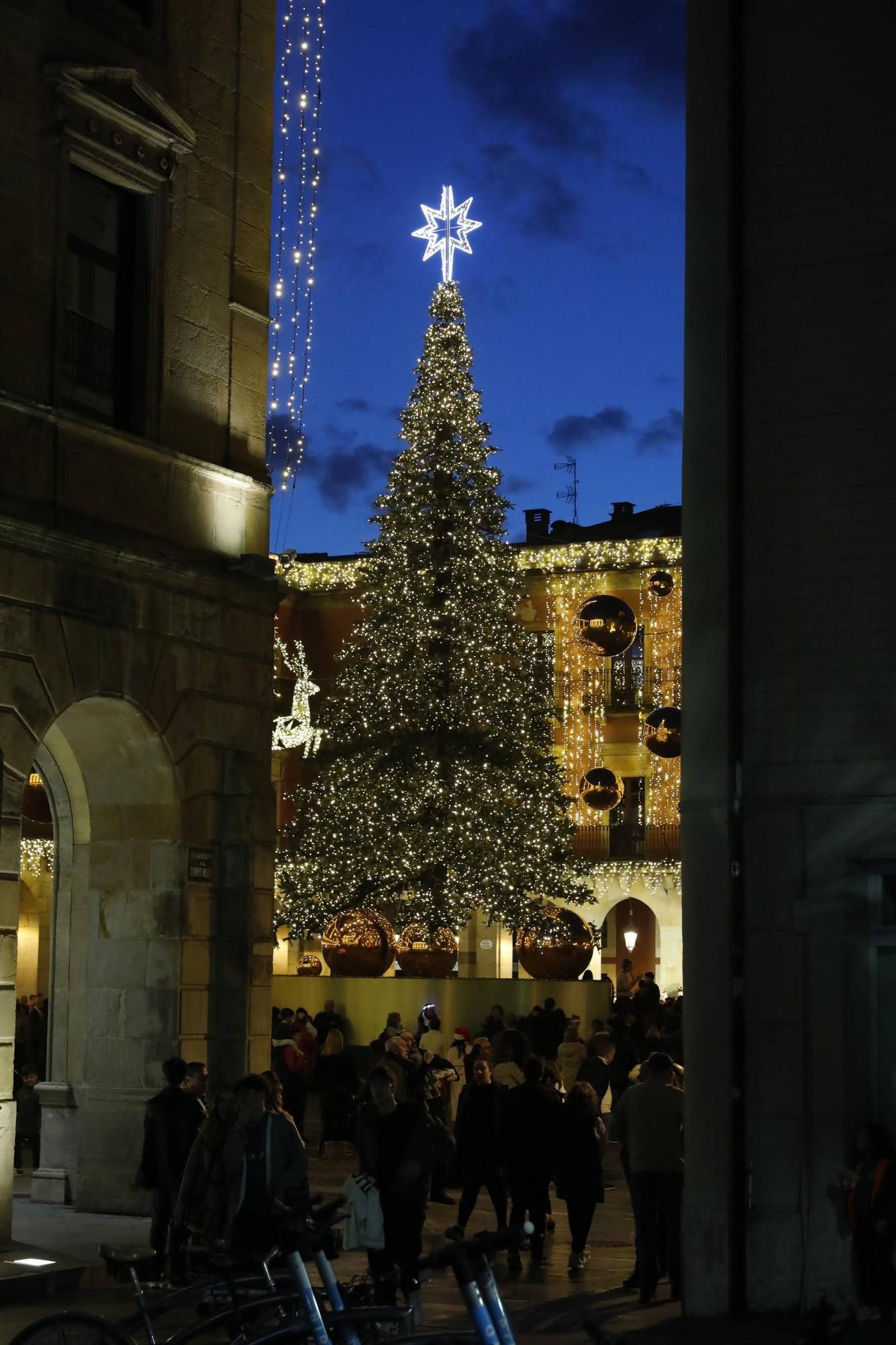 Así fue el encendido del alumbrado navideño de Gijón