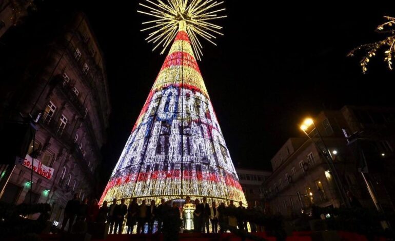 Vigo enciende su Navidad recordando a Valencia tras la DANA con sus colores e himno