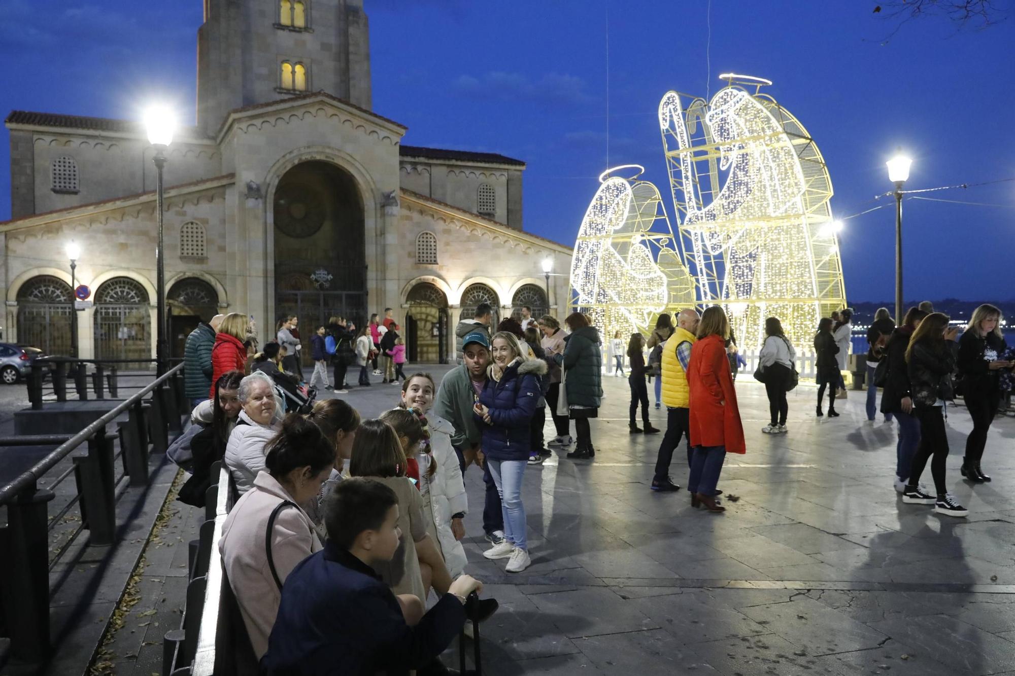 Así fue el encendido del alumbrado navideño de Gijón