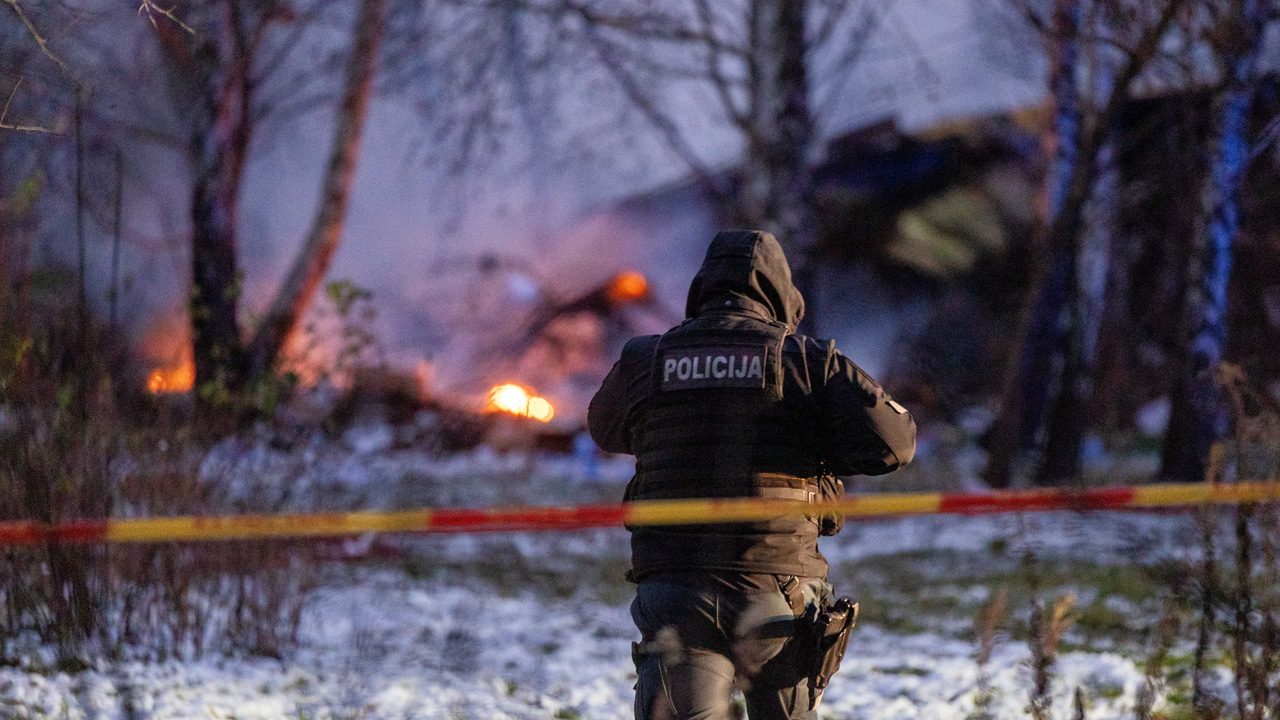 Barajan si un sabotaje ruso está detrás del accidente de avión en el que ha muerto un piloto español en Lituania