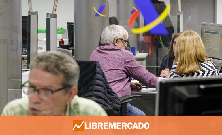 Una diseñadora gráfica crea un bot para simplificar trámites fiscales y Hacienda le pide retirarlo: «Es desalentador»