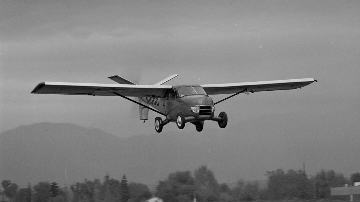 marcas de coches que también construyen aviones