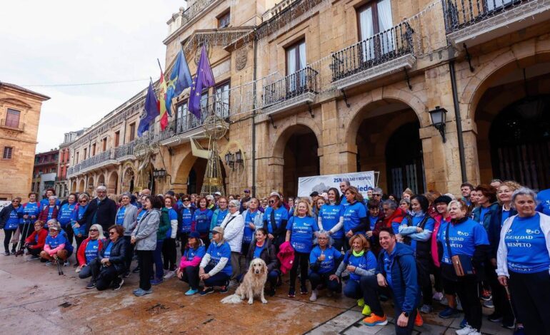 25N ASTURIAS | Más de doscientas personas corren en Oviedo para poner «fin a la violencia contra la mujer»