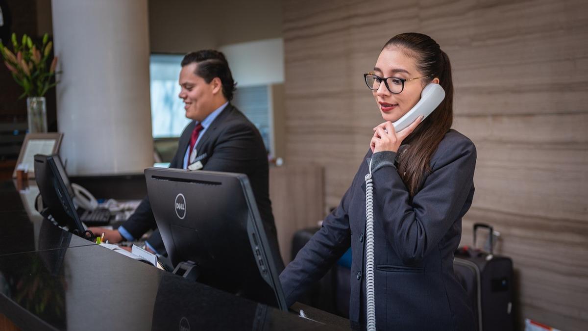 Reserva de hotel o alquiler de coches: estos son los datos que te pedirán a partir de ahora