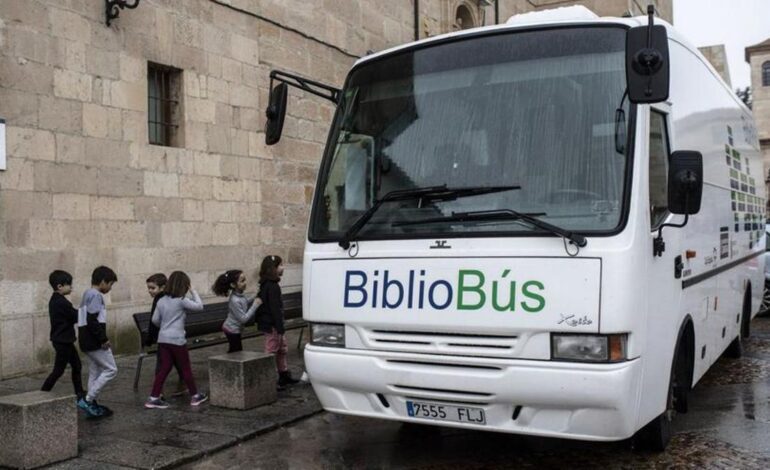 Muere un joven golpeado por el ‘BiblioBús’ de Zamora mientras arreglaba su rueda