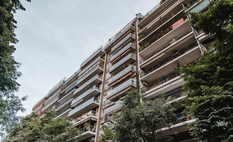 Dos compañías inmobiliarias amenazan con marcharse de España