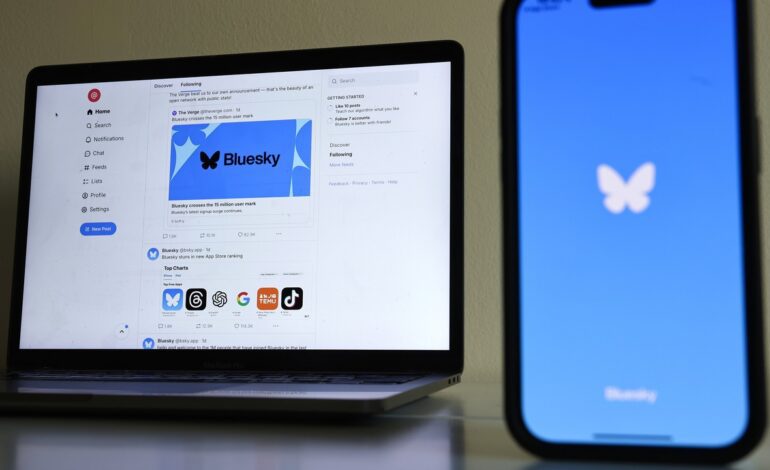 Qué es Bluesky, la red social que crece tras el descontento de usuarios de X