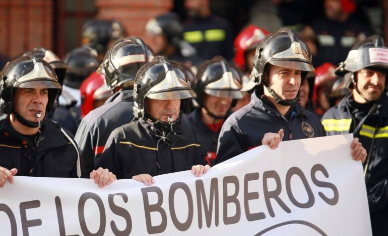 Bomberos de toda España anuncian movilizaciones ante la falta de coordinación durante la DANA