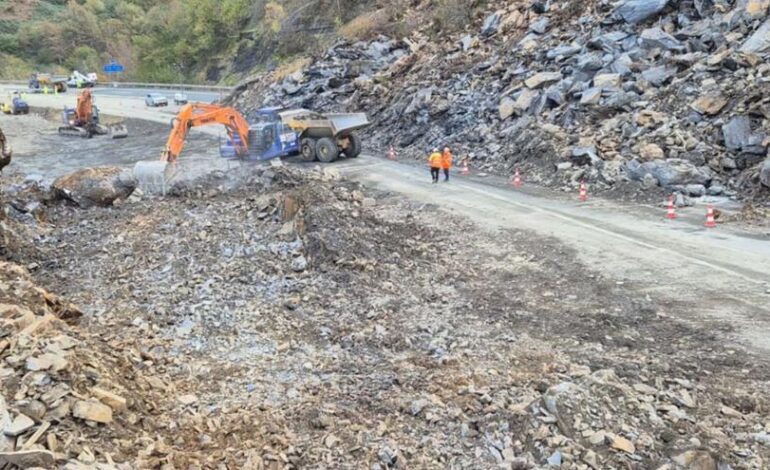 Ya comienzan a asfaltar en el Huerna y esta es la previsión para reabrir la autopista tras el «argayón»