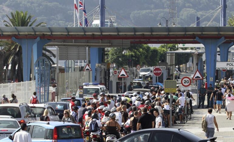 LA VERJA | Revuelta policial por los controles en Gibraltar: “Han entrado 140 militares ‘sospechosos’ este año”