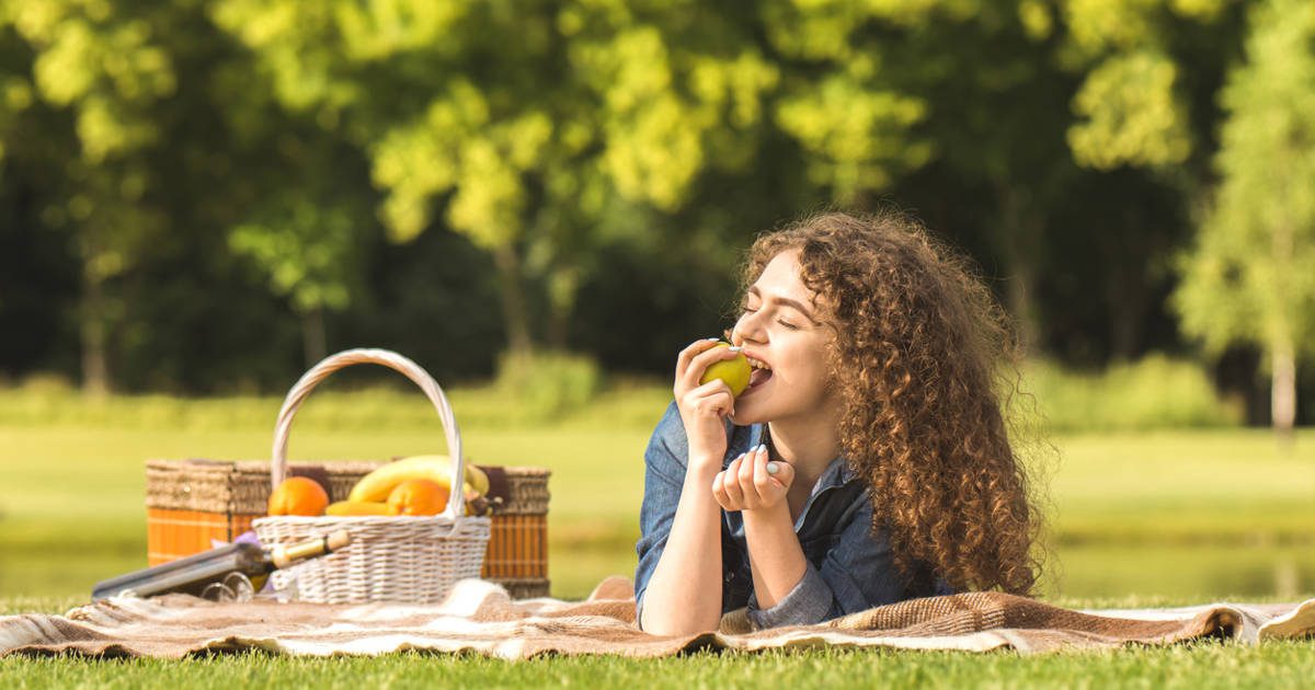 Comer más del 45% de calorías diarias después de las cinco de la tarde altera los niveles de glucosa