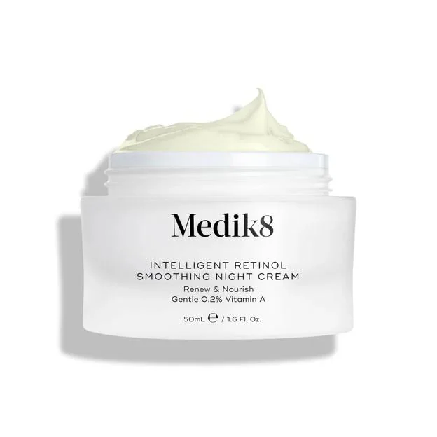 Crema de noche suavizante con retinol inteligente Medik8.