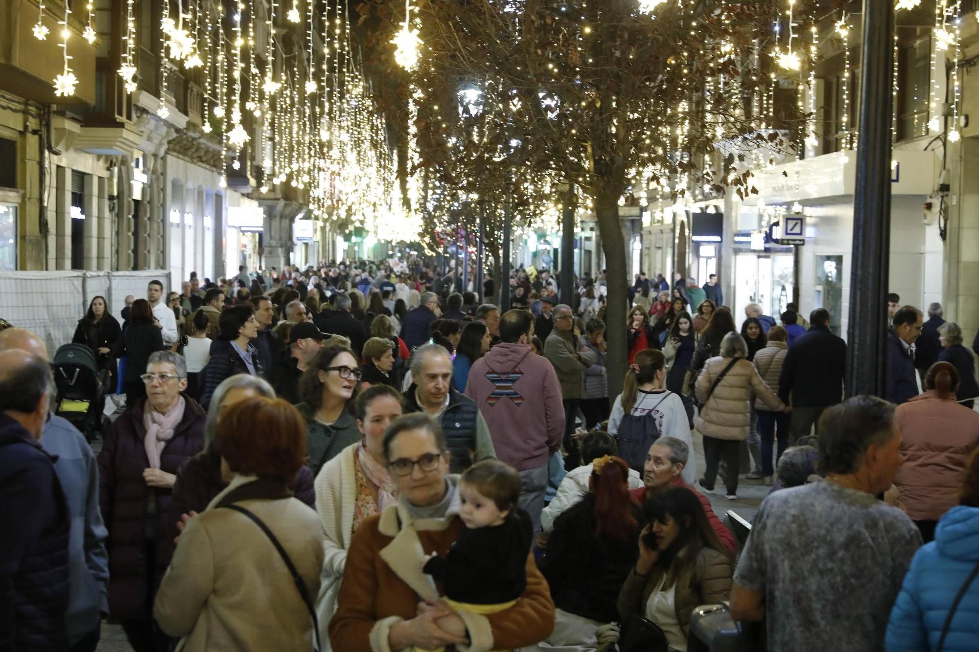 Así fue el encendido del alumbrado navideño de Gijón